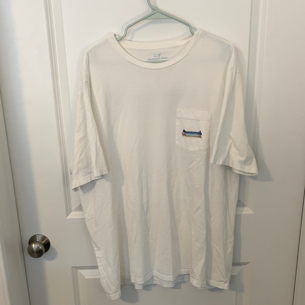 White Men's Vineyard Vines T-Shirt with Pocket
